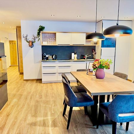 شقة Alpenstolz Damuels Haus 4 - Stilvoll Urlauben In Den Bergen المظهر الخارجي الصورة